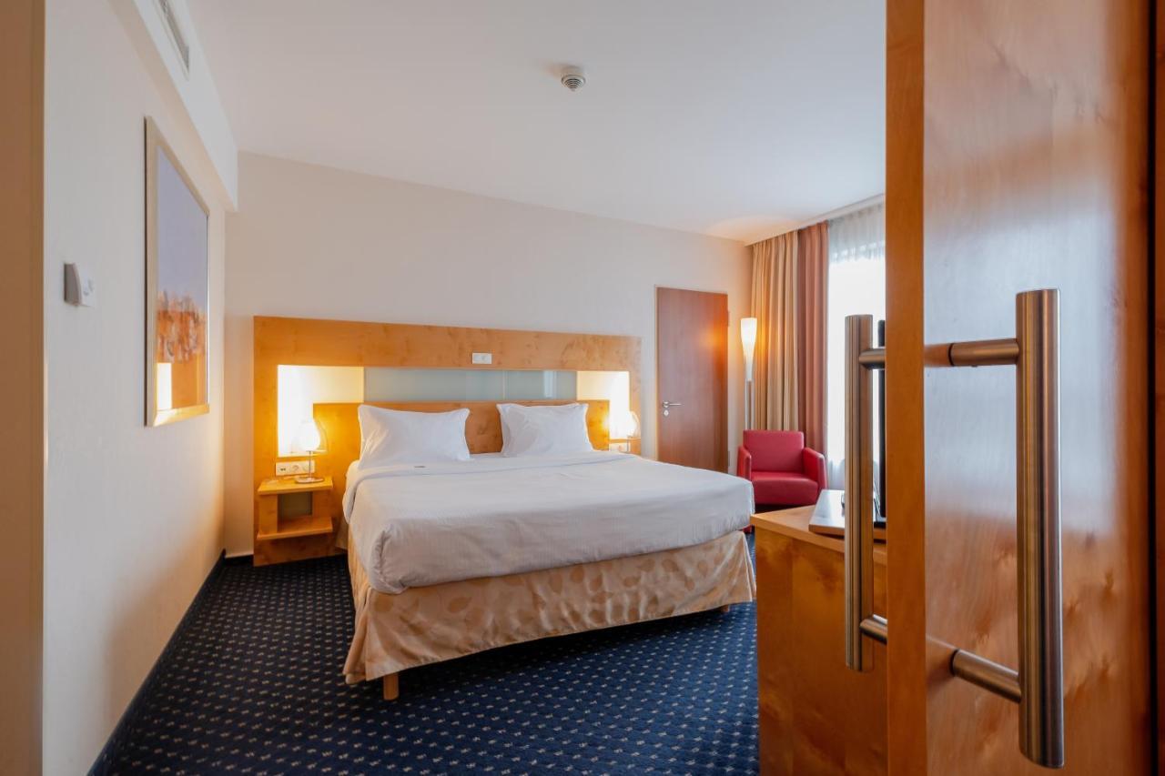 Welcome Hotel Гельзенкирхен Экстерьер фото